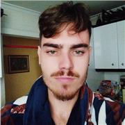 Soy persona multidisciplinar, que puede hablar de la ESO, de historia, de alimentación, jugar y dibujar a niños entre 5-12 años