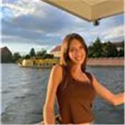 ¡Hola! Soy Eva. Estudio Estudios Ingleses en Valencia y busco dar clases de repaso de inglés a estudiantes desde primaria hasta bachillerato. Tengo experiencia impartiendo clases de inglés en campamentos de verano y he participado en inmersiones lingüísti