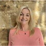 Qualified Vinyasa and Yin yoga teacher offering supportive, mindful lessons.