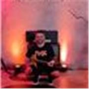 Profesor de guitarra con más de 20 años de experiencia en la música.