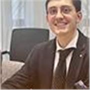 Insegante Bilingue italiano-inglese offre ripetizioni per studenti di scuole medie e superiori. 