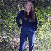 Técnica en gestión y administración que ayuda a los niños con las materias y tareas que necesitan apoyo para su buena comprensión