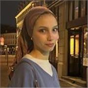 Étudiante en langue littérature culture étrangère et régionale (LLCER) d'un niveau anglais certifié C1-C2.
