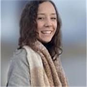 Laurea triennale in Mediazione Linguistica, lingue di studio: inglese, tedesco, spagnolo. Laureanda in Lingue per la comunicazione