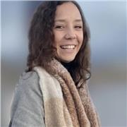 Laurea triennale in Mediazione Linguistica, lingue di studio: inglese, tedesco, spagnolo. Laureanda in Lingue per la comunicazione