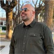 Profesor de finanzas para estudiantes y emprendedores