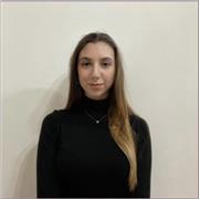 Diplomata in Scienze Umane, laureanda in Lettere Moderne