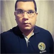 Dou aulas de Filosofia e História do Brasil