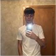 Soy una persona joven con muchas ganas de ayudar y trabajar dando clases de deporte, de refuerzo de mates, lengua, etc.