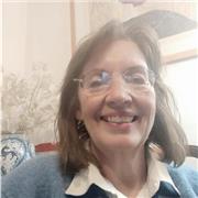 Sono una ex insegnante laureata in lingua e letteratura inglese e da anni seguo bambini sia di scuola elementare che media nelle materie letterarie e in inglese. Sono molto paziente e ho una notevole esperienza con i bambini
