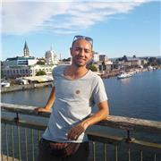 Dictó clases de filosofía y ciencias sociales