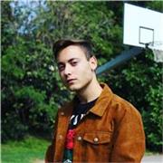 Sono disponibile ad aiutare nelle materie di mia competenza,specialmente ragazzi delle elementari,medie/primi anni delle superiori