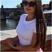 Profesora de inglés en secundaria desde 2019, con oposición aprobada a la primera y experiencia como miembro del equipo directivo.