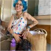 Professora de desenho e pintura formada em artes visuais na Universidade Federal de Goiás. Aulas online e a domicílio