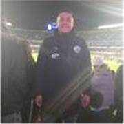 Profesor de fútbol que imparte clase desde casa