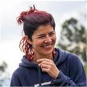 docente de varias áreas brinda clases de español a infancias y adultos vía online