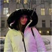  Sono una ragazza paziente, disponibile e appassionata: il mio obiettivo è farti sentire a tuo agio e aiutarti a migliorare passo!