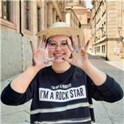 Soy graduada en Bellas Artes y profesora de dibujo y otras materias artísticas en Secundaria, Bachillerato y FP.
