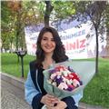 Ortaokul öğrencilerine ders veren Gazi Üniversitesinden yeni mezun olmuş Türkçe öğretmeni