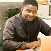 Prof et employé professionnel en comptabilité et finance.