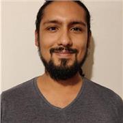 Profesor de química da clases a todas las edades