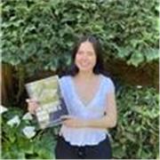 Friendly native English speaker offering relaxed, confidence-building lessons for beginners and intermediate learners.
