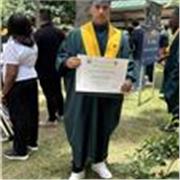 Profesional en deporte, con tarjeta profesional