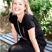 I'm from New Zealand, and have travelled to and lived in many places. I teach English to adults and children.