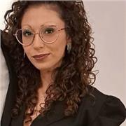 Studentessa di Giurisprudenza, impartisce ripetizioni e supporto scolastico in materie quali lingua e letteratura italiana, storia, psicologia e antropologia, educazione civica