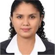 Lic. En enfermería dicta clases a estudiadiantes de todas las edades