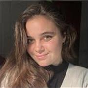 estudiante de farmacia con buen nivel en ciencias y con títulos en inglés y frances