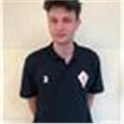 Ragazzo diplomato al liceo scientifico e frequentante l'università impartisce ripetizioni per ragazzi di scuola media