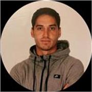 Profesor de educación física y preparador físico. Especializado en fútbol y lesiones