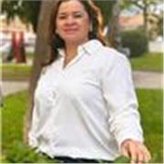  Profesora con experiencia en formación sociosanitaria y empleabilidad.