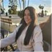 Me defino como una persona responsable, agradable y con facilidad para adaptarme a los niños.