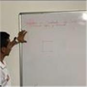 Clase de matemáticas para estudiantes de colegio o universidad