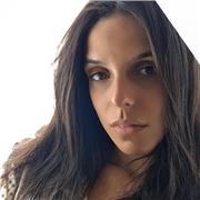 Titulada en Historia del Arte y con formación como Traductora e intérprete, imparte clases de forma presencial y online.