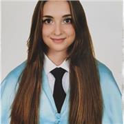 Maestra de Educacion que imparte clases de todas las asignatura a infantil y primaria, con previo aviso de la materia y la parte a impartir