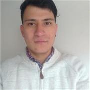 Profesor de Ciencias sociales que imparte clase a cualquier tipo de población