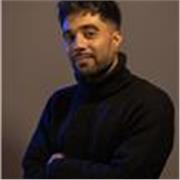 Titulado en pedagogía con máster del profesorado , especializado en orientación educativa. 6 años dando clases a EP y ESO. 
