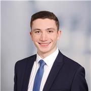 Nachhilfelehrer für Chemie, Mathematik und Wirtschaft