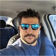 Profesor con experiencia y dedicacion. En español