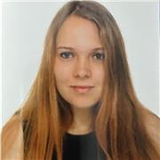 Profesora de apoyo especializada en Lengua Castellana y Litaretura da clases a alumnos de toda la etapa de Educación Primaria