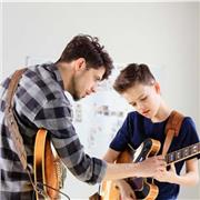 Clases de música personalizadas – Guitarra, bajo y composición (online y a domicilio)