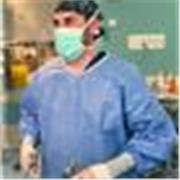 Licenciado en derecho y graduado en medicina con especialidad en cirugia general y digestiva