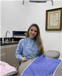 Odontóloga enseña a padres e hijos técnicas correctas de higiene oral, prevención de enfermedades orales y qué hacer en urgencias dentales, además de