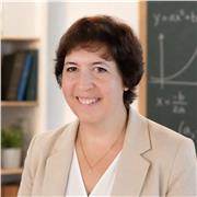 Profesora de matemáticas con más de 40 años de experiencia y metodología efectiva para bachillerato y universidad