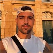 Entrenador personal apasionado y comprometido a ayudar a las personas a alcanzar sus metas de salud y fitnes. Doy clase a jovenes.