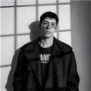 Prorfesor de música especializado en guitarra y piano