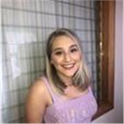 Profesora de inglés con experiencia enseñando la materia.